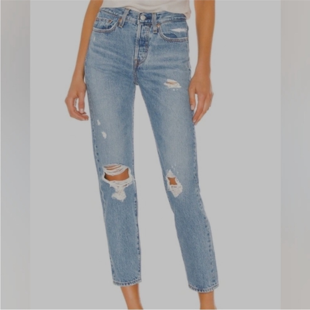 Levi’s Wedgie Straight Distressed Jeans